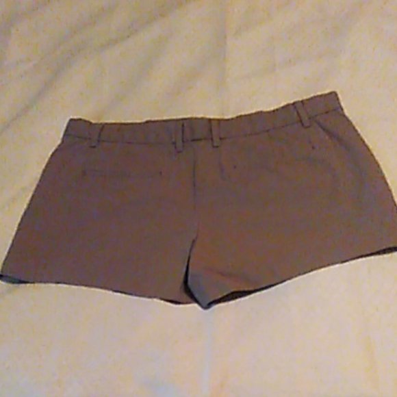 Khakis By GAP Shorts Size 08R Khaki Green Summer Short Marcia GAP - Picture 2 of 3